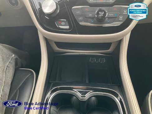 Used 2024 Chrysler Pacifica Limited image 12