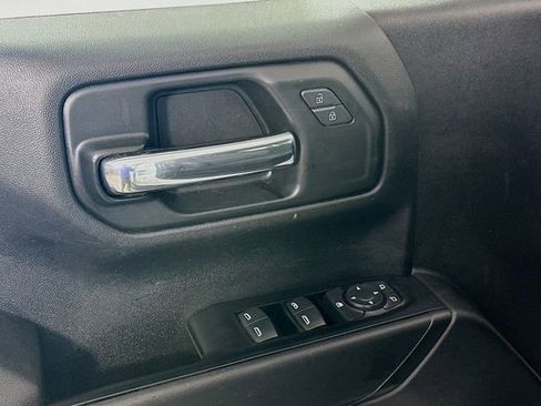 Used 2019 Chevrolet Silverado 1500 Custom w/ Custom Value Package image 18