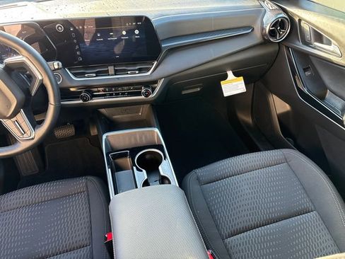 Used 2025 Chevrolet Equinox LT image 21