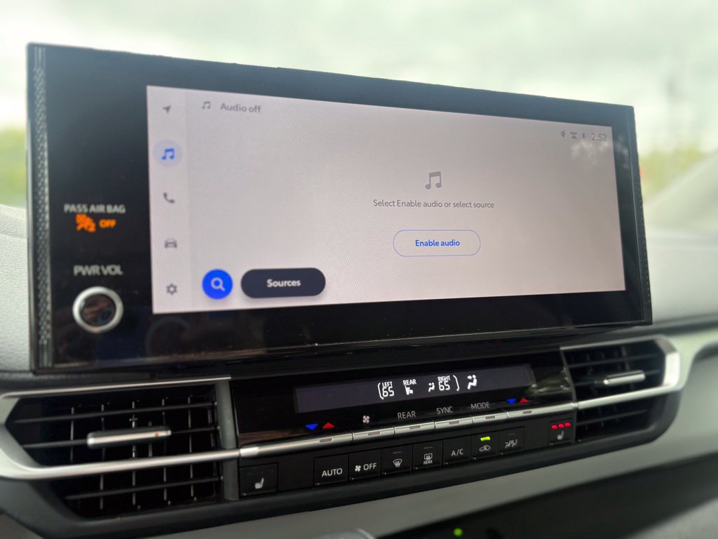 Used 2026 Toyota Sienna XLE FWD image 47