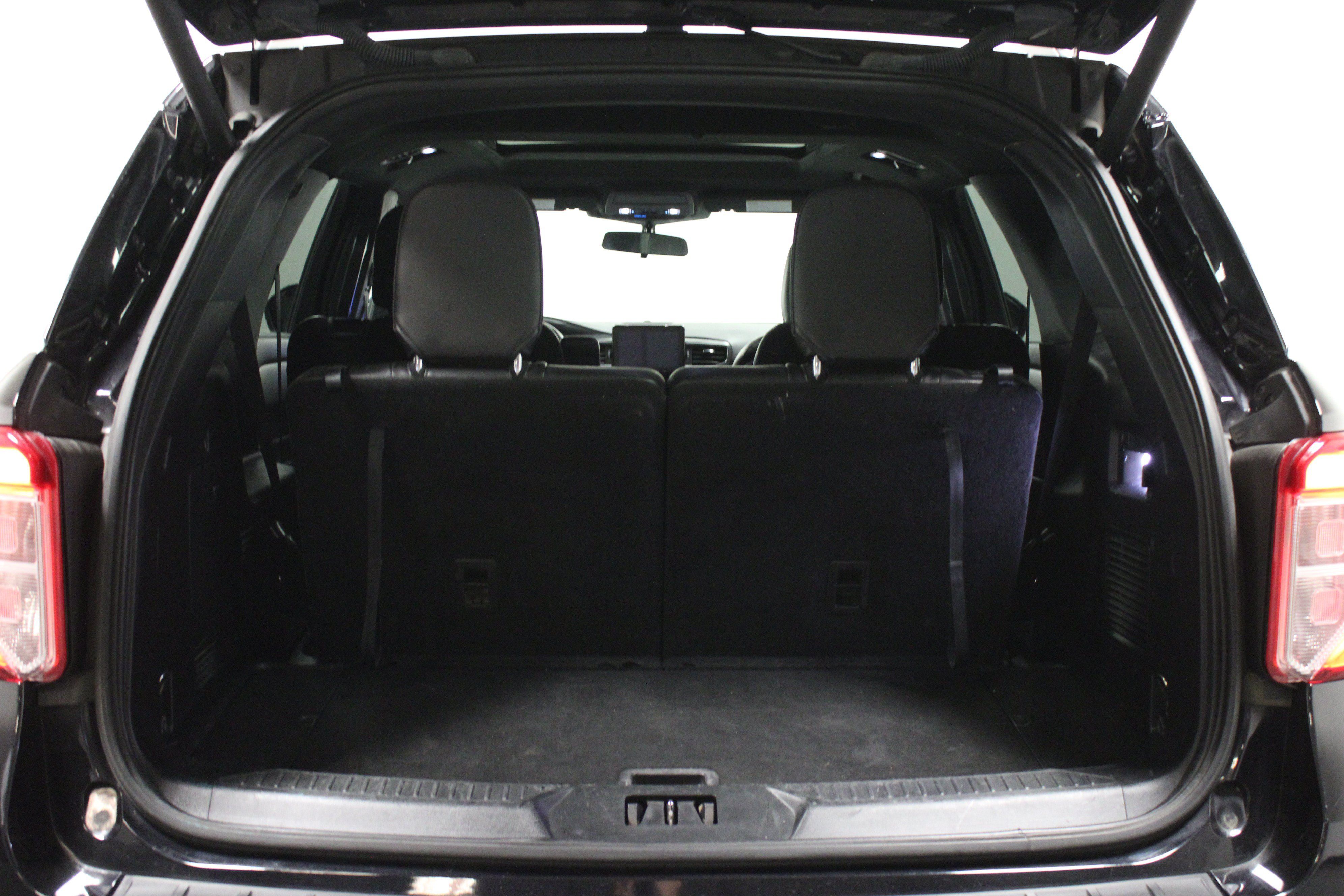 Used 2020 Ford Explorer XLT w/ Equipment Group 202A AWD/4WD image 15