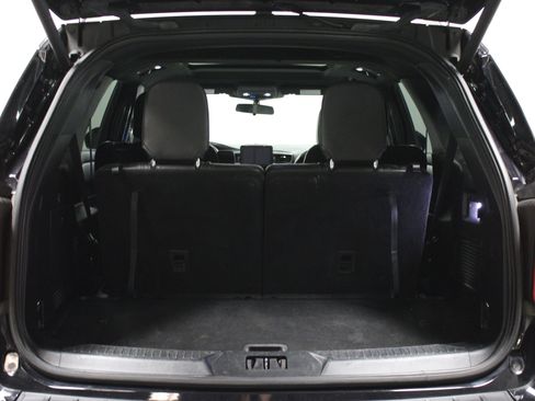 Used 2020 Ford Explorer XLT w/ Equipment Group 202A AWD/4WD image 15