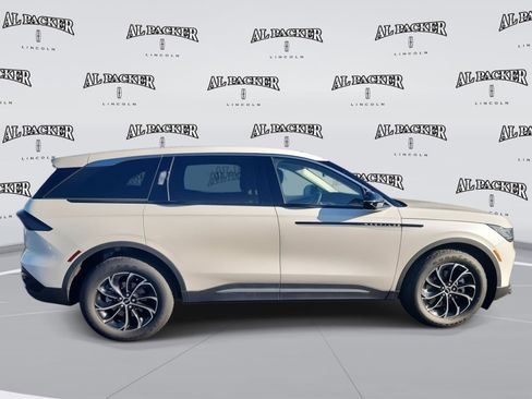 New 2026 Lincoln Nautilus Premier image 6