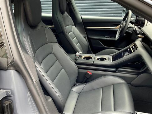 New 2025 Porsche Taycan image 5
