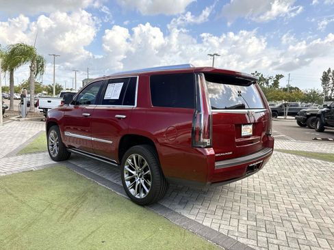 Used 2019 Cadillac Escalade Platinum RWD image 4