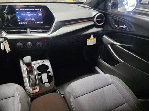 New 2026 Chevrolet Trax RS w/ Sunroof Package image 17