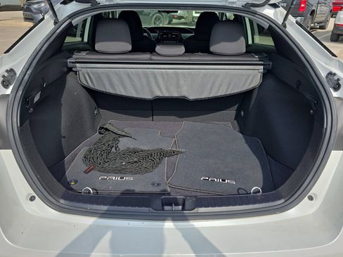 Used 2022 Toyota Prius L Eco FWD image 29