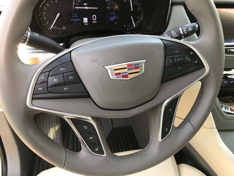 Used 2017 Cadillac XT5 Premium Luxury w/ Driver Assist Package AWD/4WD image 10
