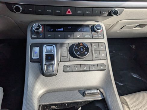 Used 2023 Hyundai Palisade Limited w/ Cargo Package AWD/4WD image 28