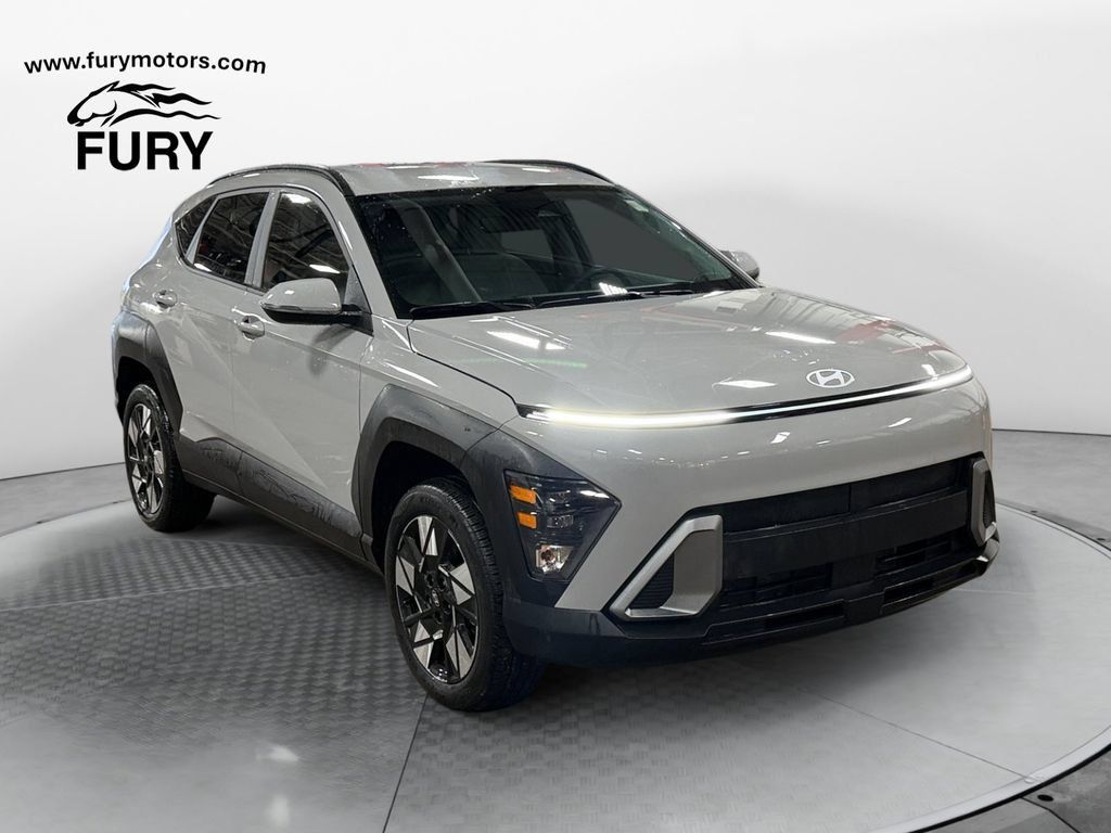 Used 2025 Hyundai Kona SEL AWD/4WD image 1