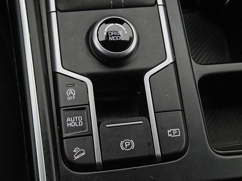 Used 2024 Kia Sorento LX image 7