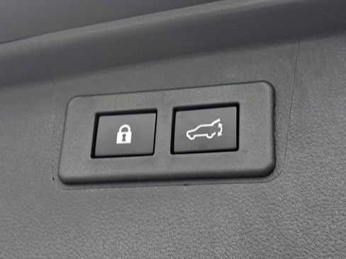 Certified 2025 Subaru Outback Limited image 30