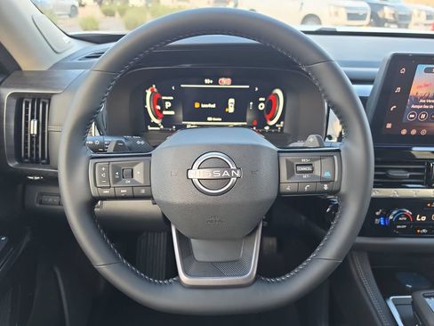 New 2026 Nissan Pathfinder Platinum FWD image 13