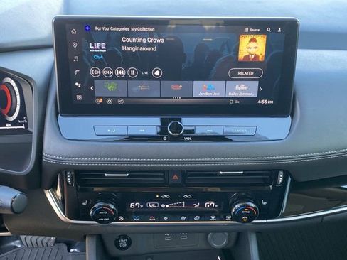 Used 2024 Nissan Rogue SL w/ SL Premium Package image 11