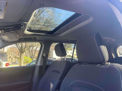 Used 2023 Jeep Grand Cherokee Laredo image 20