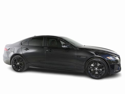 Used 2024 Jaguar XF R-Dynamic SE image 11