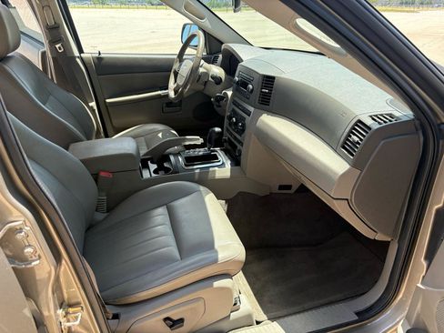 Used 2006 Jeep Grand Cherokee Laredo AWD/4WD image 26