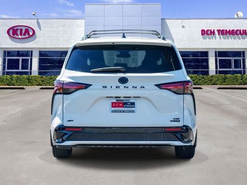 Used 2024 Toyota Sienna XSE w/ XSE Premium Package AWD/4WD image 5