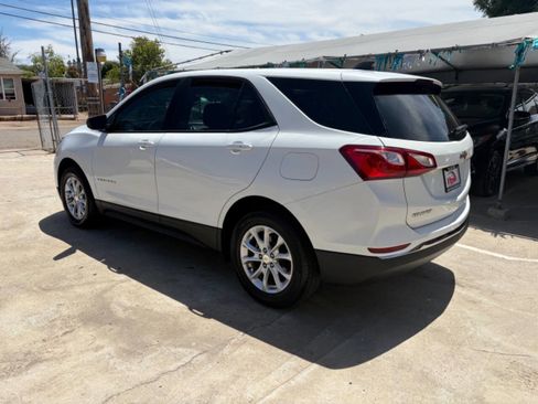 Used 2018 Chevrolet Equinox LS AWD/4WD image 3