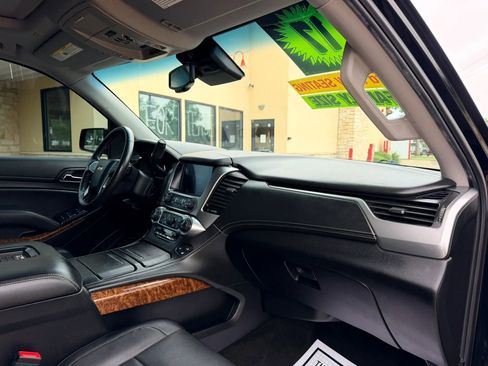 Used 2017 Chevrolet Suburban Premier AWD/4WD image 14