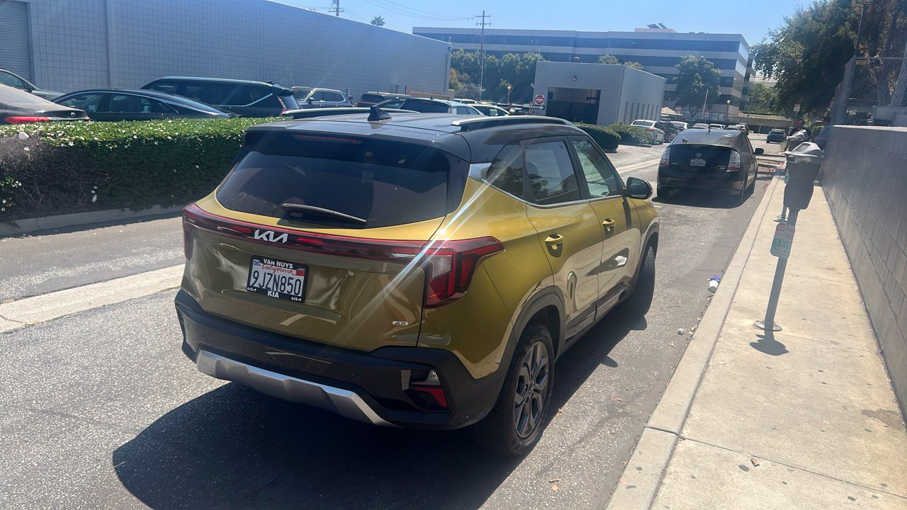 Used 2024 Kia Seltos S AWD/4WD image 3