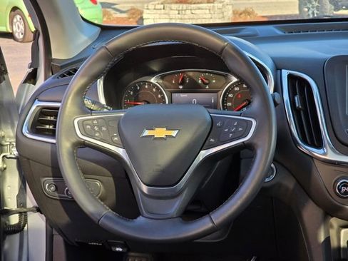 Used 2022 Chevrolet Equinox LT image 18