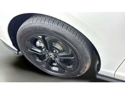 Used 2025 Honda Accord SE image 39