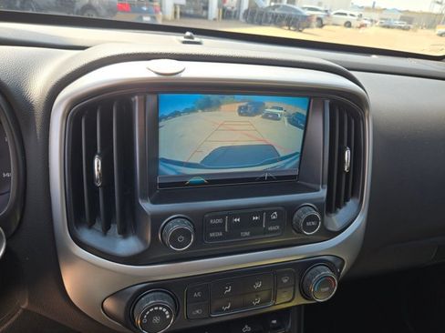 Used 2018 Chevrolet Colorado LT w/ LT Convenience Package RWD image 14