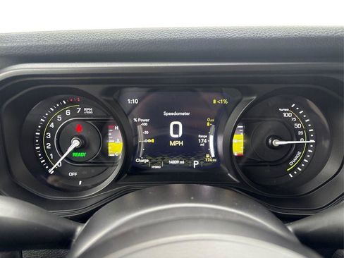 Used 2025 Jeep Wrangler Willys AWD/4WD image 13
