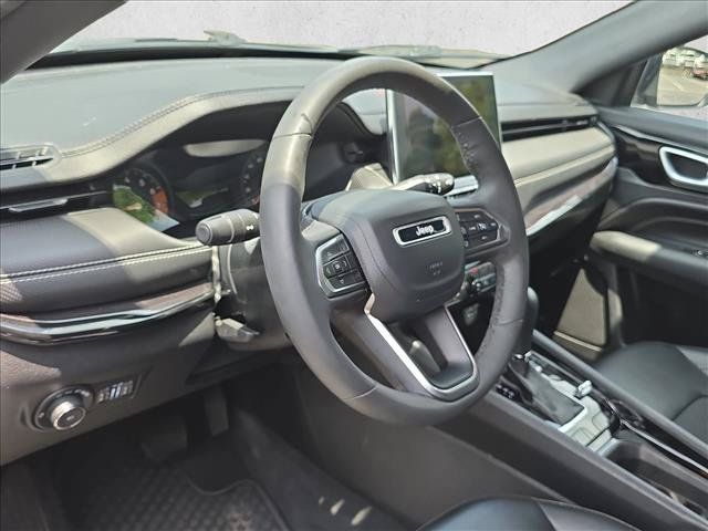 Used 2023 Jeep Compass Latitude w/ Convenience Group AWD/4WD image 10