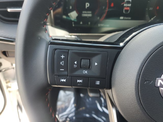 Certified 2025 Nissan Kicks SR AWD/4WD image 16