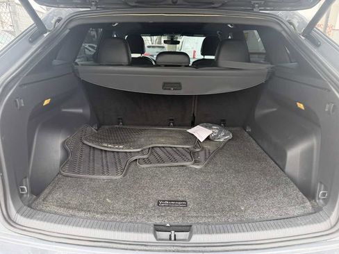 Used 2021 Volkswagen Atlas Cross Sport SE w/ Panoramic Sunroof Package image 19