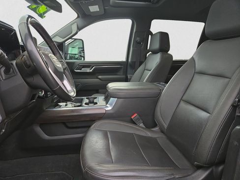 Used 2024 GMC Sierra 2500 SLT w/ SLT Premium Package image 10
