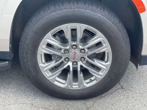 Used 2021 GMC Yukon XL SLT w/ SLT Premium Package AWD/4WD image 32