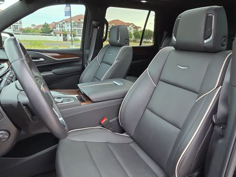 Used 2024 Cadillac Escalade Premium Luxury RWD image 15