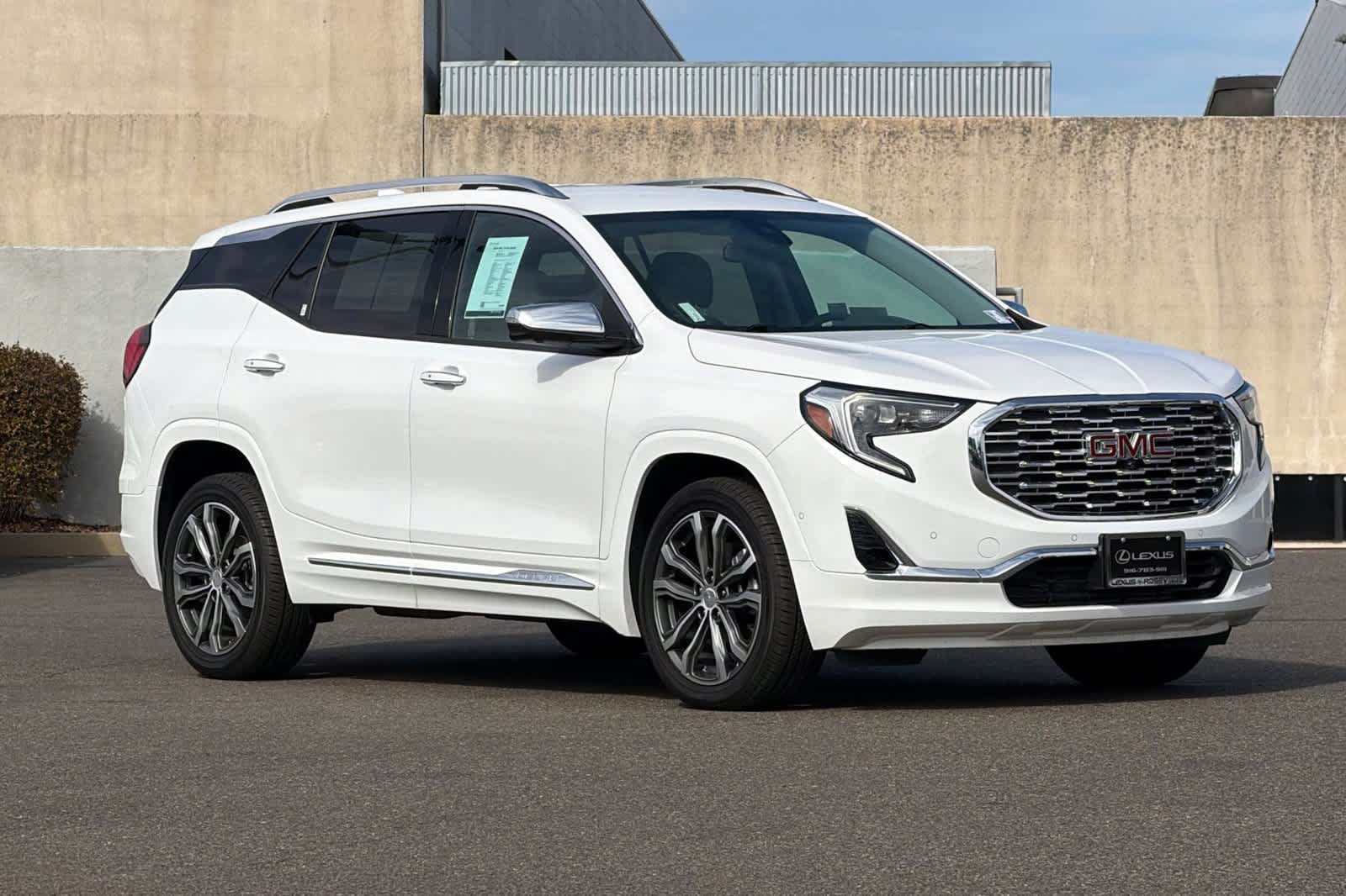 Used 2020 GMC Terrain Denali w/ Denali Premium Package FWD image 5