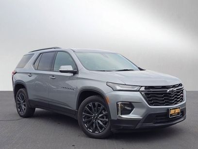 Used 2023 Chevrolet Traverse RS