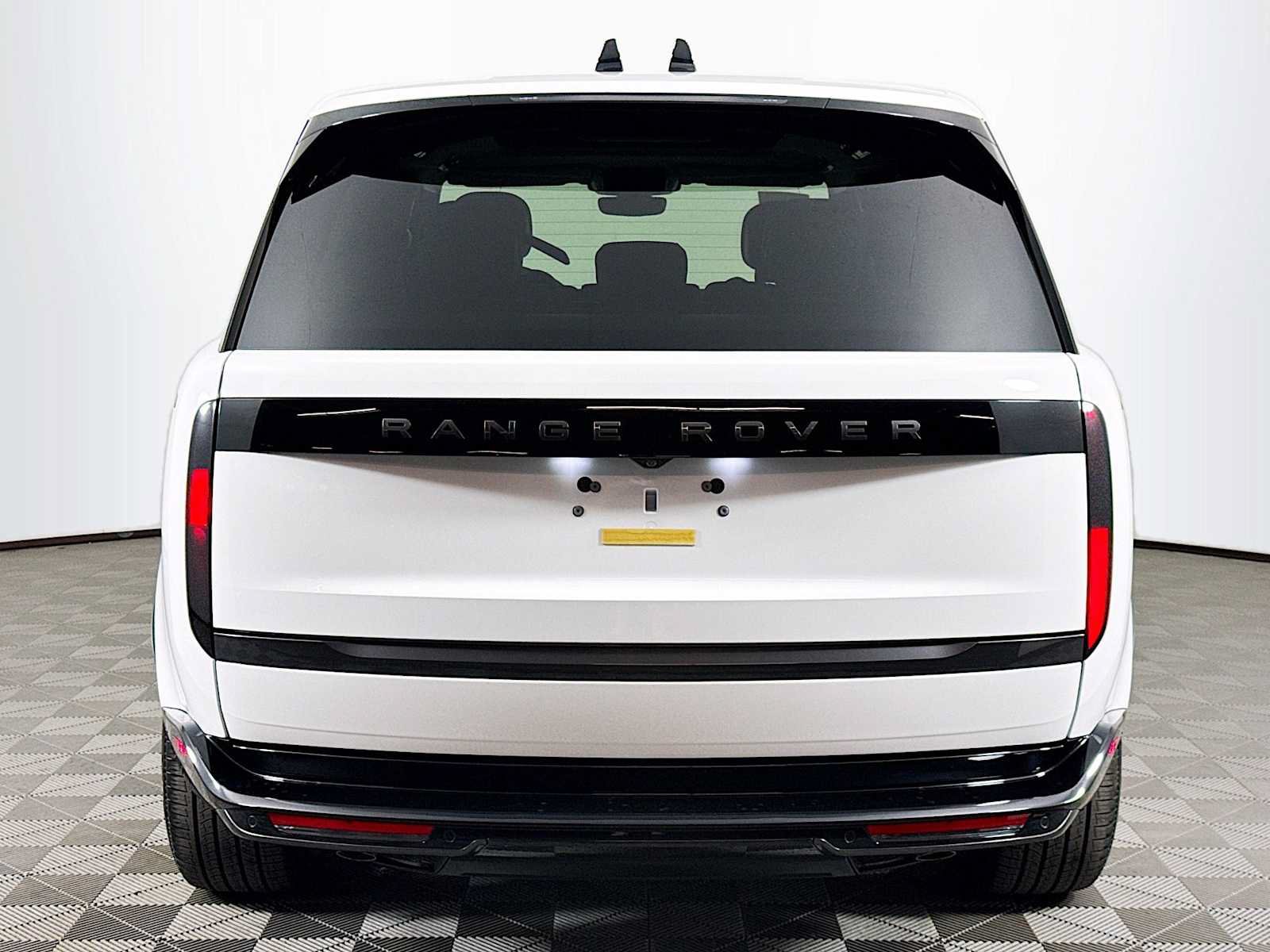 New 2026 Land Rover Range Rover Long Wheelbase SE AWD/4WD image 6