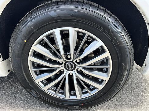 Certified 2024 Nissan Armada SL RWD image 10
