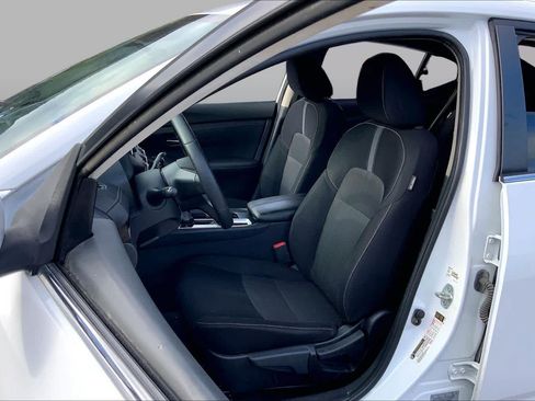 Used 2020 Nissan Sentra SV FWD image 8