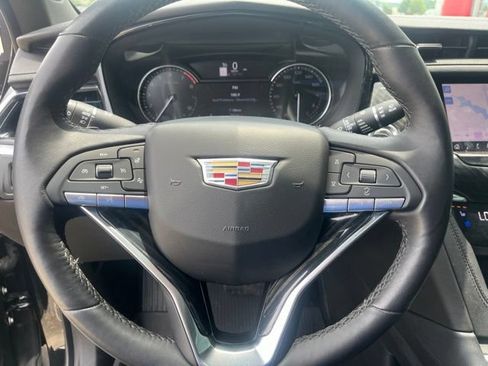Used 2022 Cadillac XT6 Premium Luxury FWD image 12