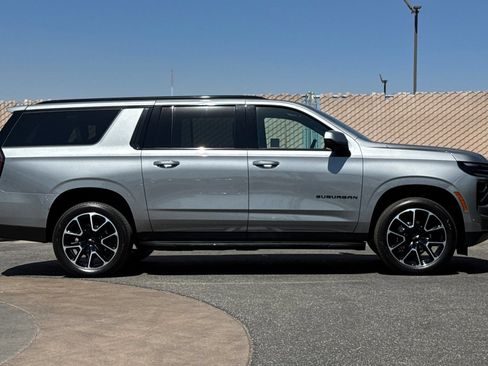 Certified 2026 Chevrolet Suburban RST RWD image 3