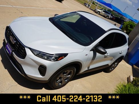 Used 2025 Ford Escape ST-Line AWD/4WD image 13