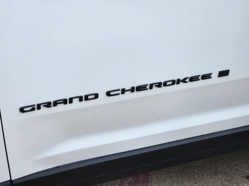 New 2026 Jeep Grand Cherokee Altitude RWD image 8