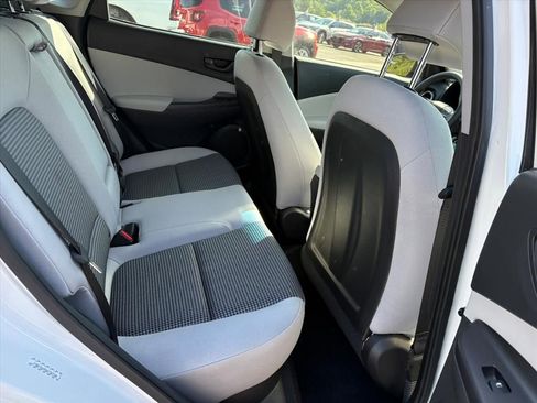 Used 2022 Hyundai Kona SE FWD image 16