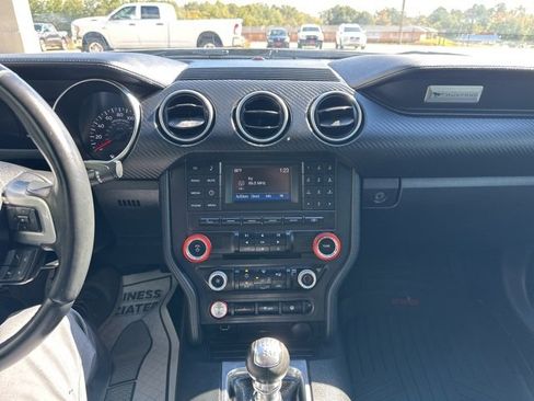 Used 2018 Ford Mustang Coupe image 13