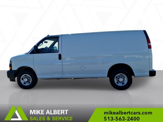 Used 2019 Chevrolet Express 2500 w/ Driver Convenience Package RWD image 4
