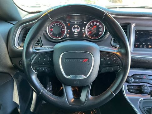 Used 2018 Dodge Challenger SXT RWD image 18
