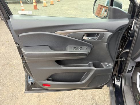 Used 2018 Honda Ridgeline RTL-T image 16