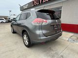 Used 2016 Nissan Rogue SV image 4